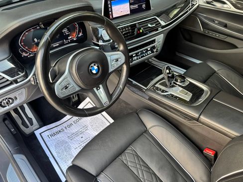 Used 2022 BMW 750i xDrive w/ Executive Package AWD/4WD image 14