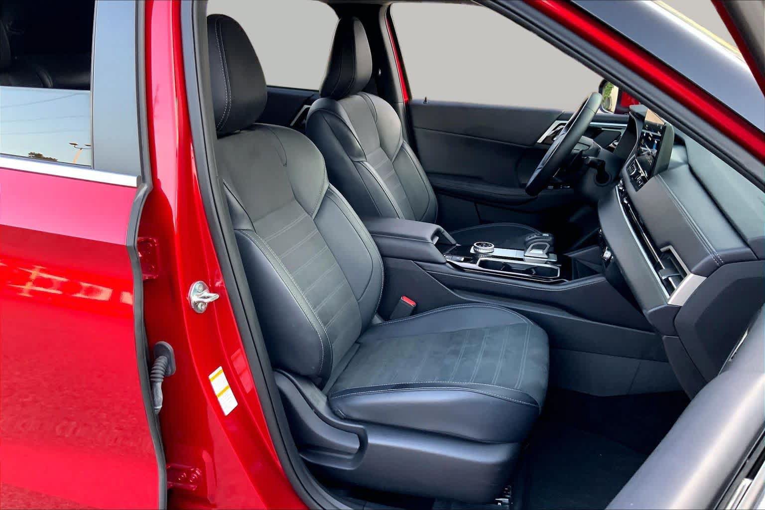 Used 2025 Mitsubishi Outlander SE FWD image 9