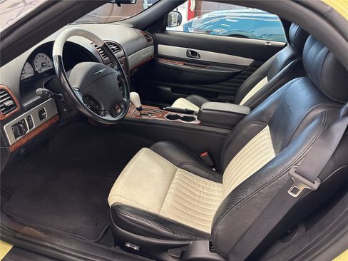 Used 2005 Ford Thunderbird Deluxe RWD image 14