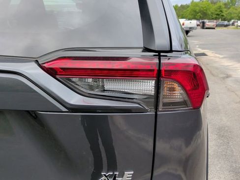 Used 2025 Toyota RAV4 XLE FWD image 12