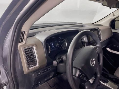Used 2022 Nissan Frontier SV AWD/4WD image 10