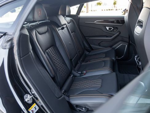 Used 2026 Lamborghini Urus SE AWD/4WD image 44