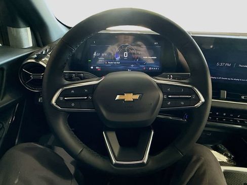 New 2026 Chevrolet Equinox LT w/ Convenience Package II FWD image 12