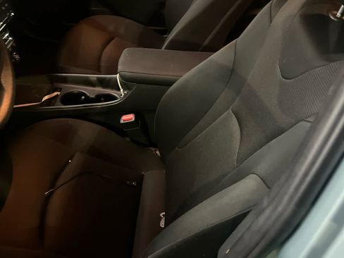 Used 2022 Toyota Prius L Eco image 22