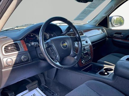 Used 2007 Chevrolet Suburban LT AWD/4WD image 16