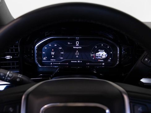 Used 2025 GMC Sierra 1500 Elevation image 28