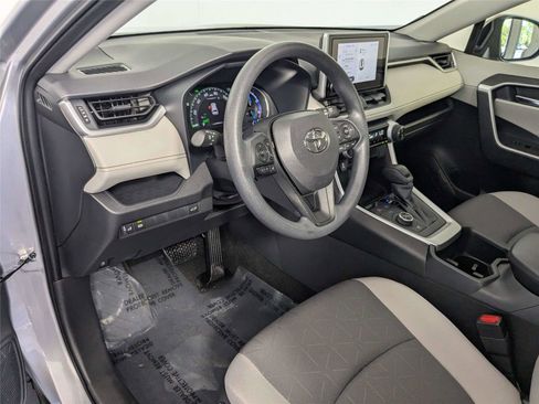 Used 2025 Toyota RAV4 XLE w/ Convenience Package image 12