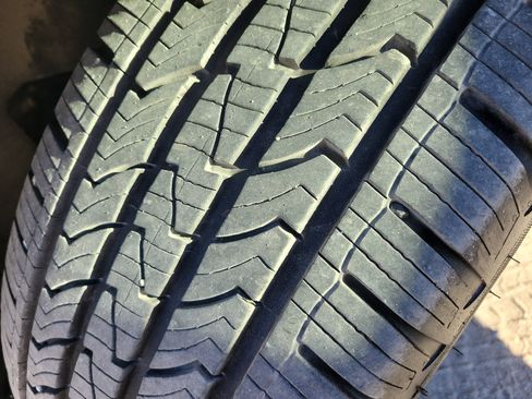 Used 2022 Ford Explorer XLT w/ Equipment Group 202A image 13