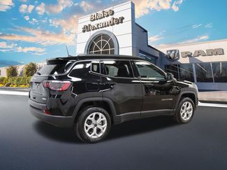 Used 2025 Jeep Compass Latitude w/ Convenience Group AWD/4WD video 3