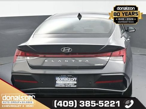 Used 2024 Hyundai Elantra Limited FWD image 4