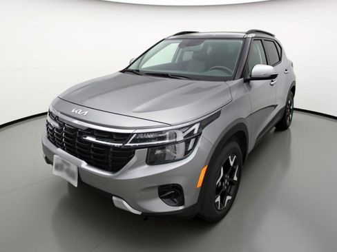 Used 2025 Kia Seltos S image 3