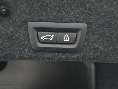 Used 2013 BMW M5 image 16