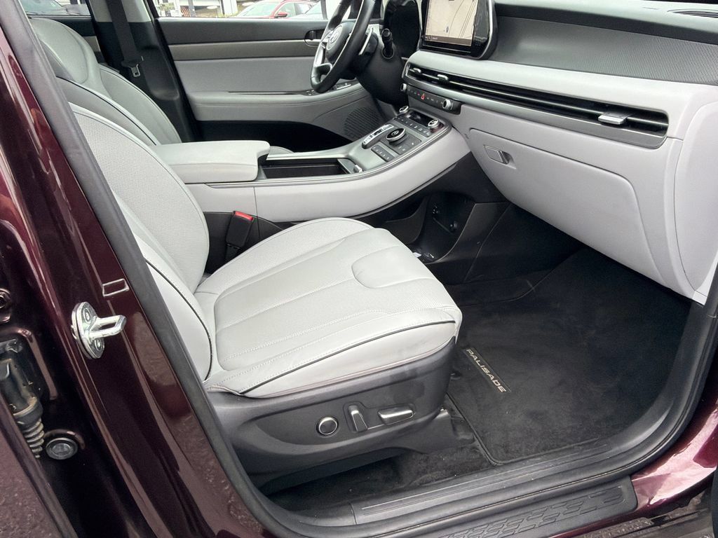 Used 2023 Hyundai Palisade SEL w/ Cargo Package FWD image 13