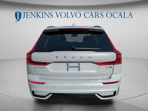 New 2026 Volvo XC60 B5 Ultra w/ Climate Package image 4