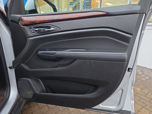 Used 2015 Cadillac SRX Luxury image 34