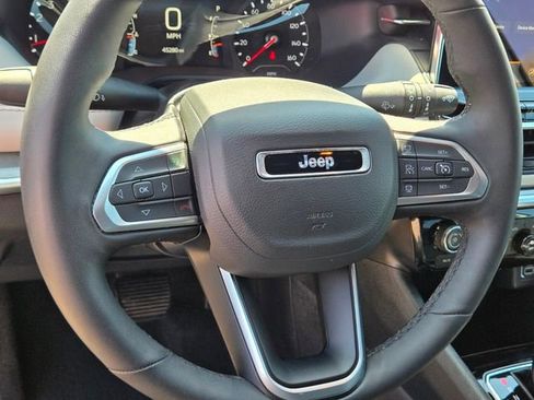 Used 2025 Jeep Compass Limited AWD/4WD image 25