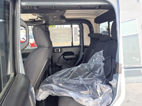 New 2026 Jeep Gladiator Mojave AWD/4WD image 18