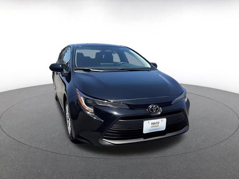 Used 2025 Toyota Corolla LE FWD image 3