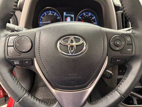 Used 2017 Toyota RAV4 XLE AWD/4WD image 9
