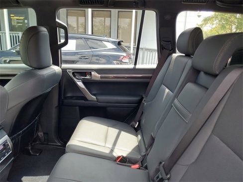 Used 2023 Lexus GX 460 Premium w/ Premium Package image 29