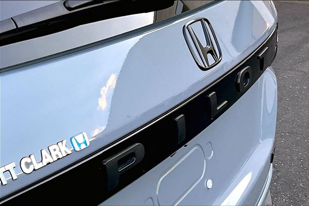 Certified 2025 Honda Pilot TrailSport image 24