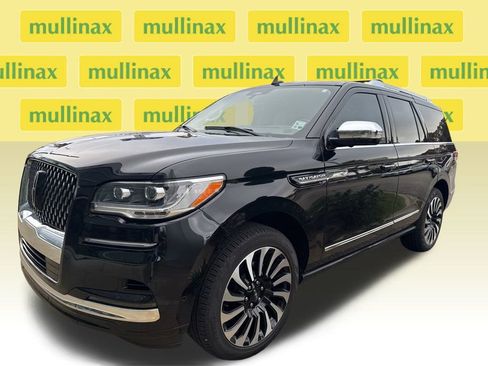 Used 2024 Lincoln Navigator Black Label image 3