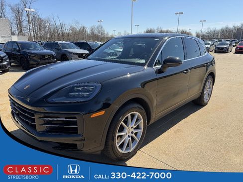 Used 2024 Porsche Cayenne image 1