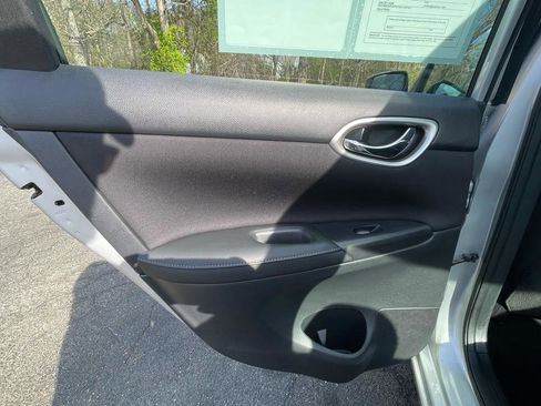 Used 2018 Nissan Sentra SV w/ Premium Package (P01) image 19