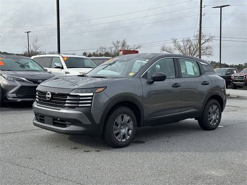 Certified 2025 Nissan Kicks S image 3