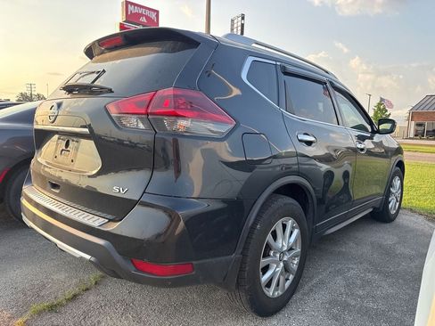 Used 2018 Nissan Rogue SV FWD image 4