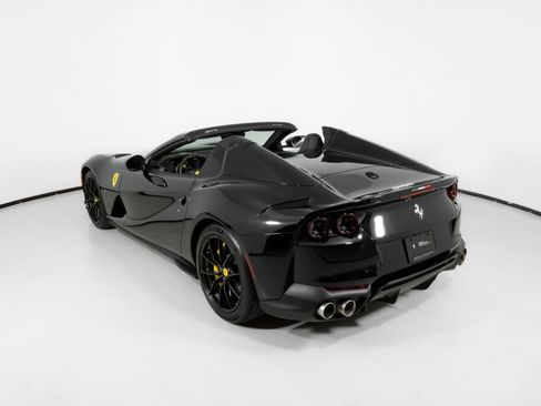 Used 2023 Ferrari 812 GTS image 5