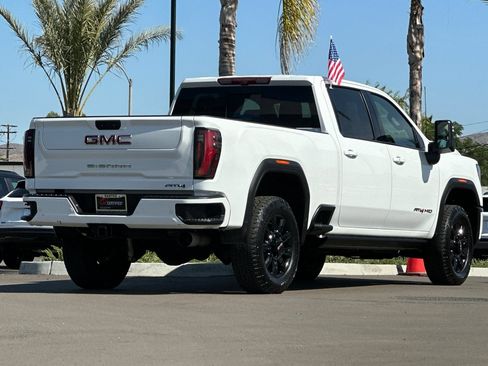 Used 2024 GMC Sierra 2500 AT4 w/ AT4 Premium Plus Package AWD/4WD image 4