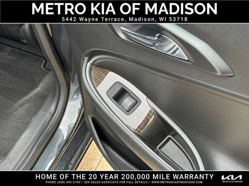 Used 2017 Chevrolet Malibu Premier w/ Driver Confidence Package FWD image 33