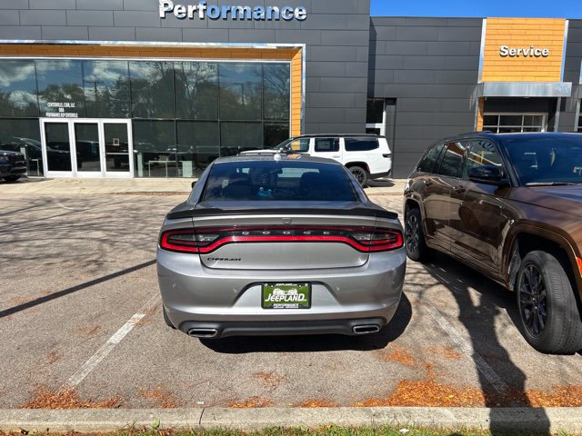 Used 2018 Dodge Charger SXT Plus w/ Blacktop Package RWD image 9