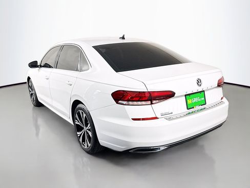Used 2022 Volkswagen Passat 2.0T SE FWD image 7