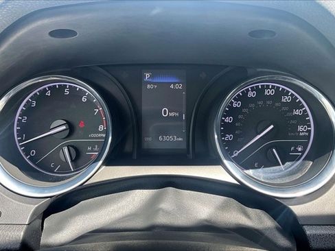 Used 2019 Toyota Camry SE FWD image 13