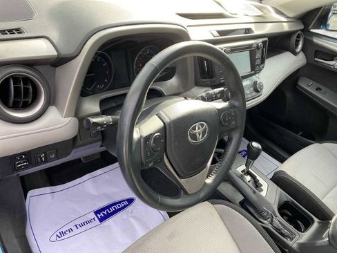 Used 2018 Toyota RAV4 XLE FWD image 10
