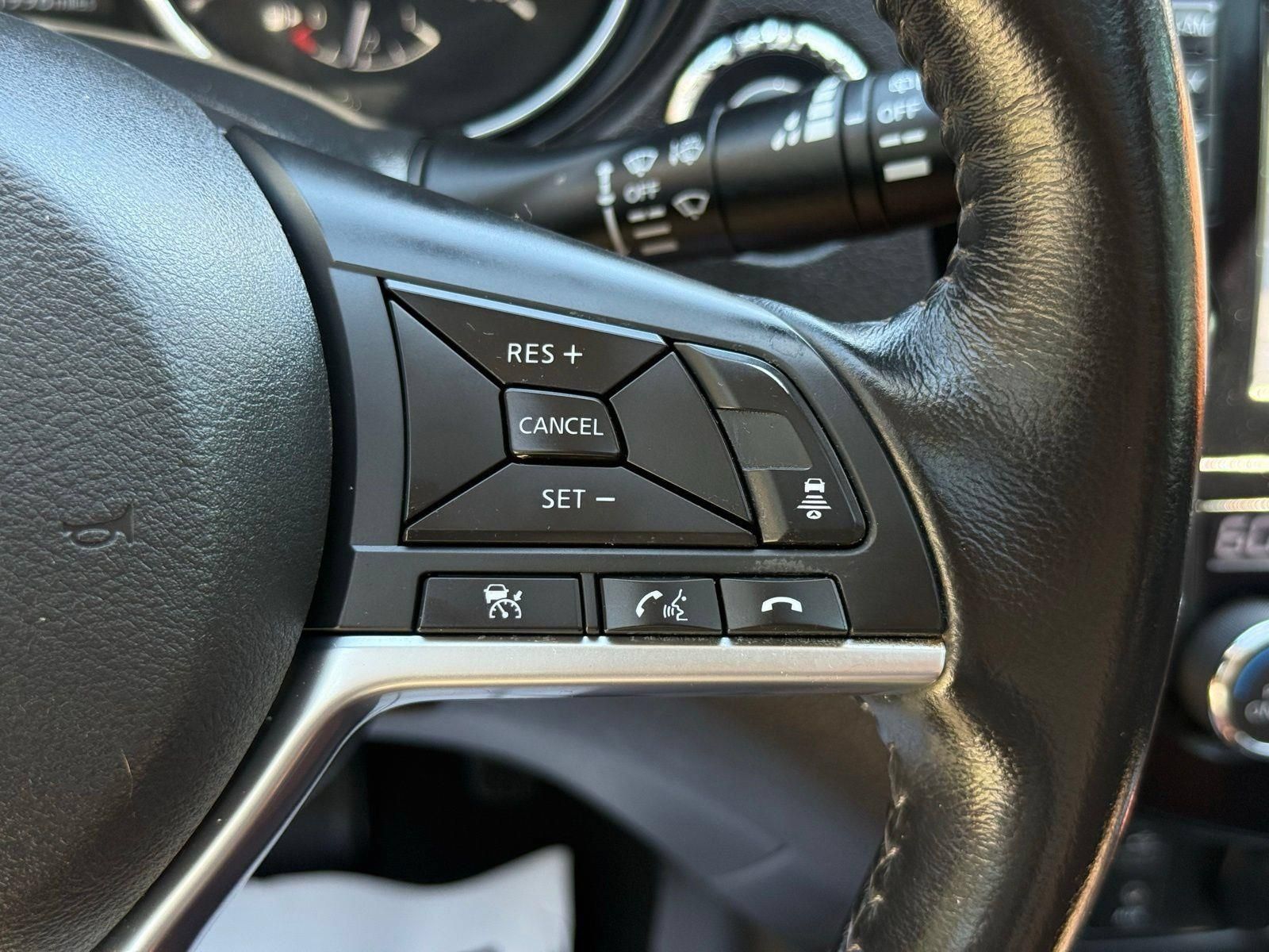 Used 2017 Nissan Rogue SL w/ SL Premium Package FWD image 44