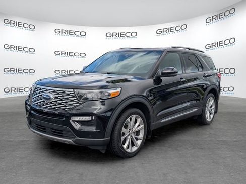 Used 2023 Ford Explorer Platinum w/ Technology Package AWD/4WD image 3