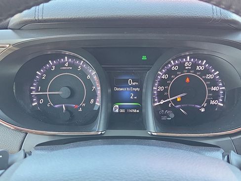 Used 2018 Toyota Avalon XLE FWD image 29