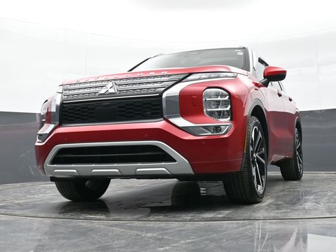 Used 2024 Mitsubishi Outlander SEL image 40