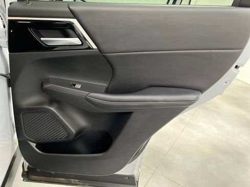 Used 2024 Mitsubishi Outlander SE AWD/4WD image 26