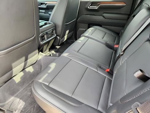 Used 2024 GMC Sierra 1500 Denali RWD image 28