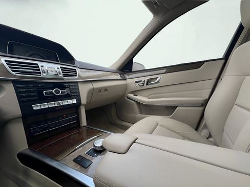 Used 2014 Mercedes-Benz E 350 Sedan image 57