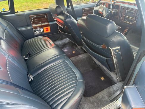 Used 1992 Cadillac Brougham RWD image 14