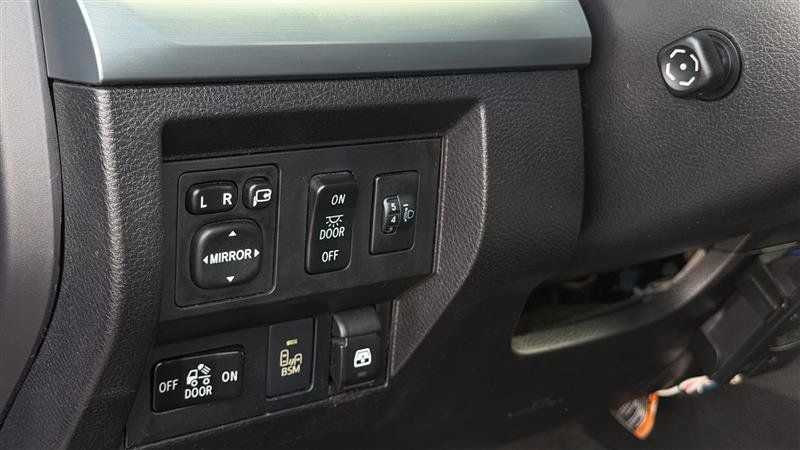 Used 2015 Toyota Tundra Platinum AWD/4WD image 24