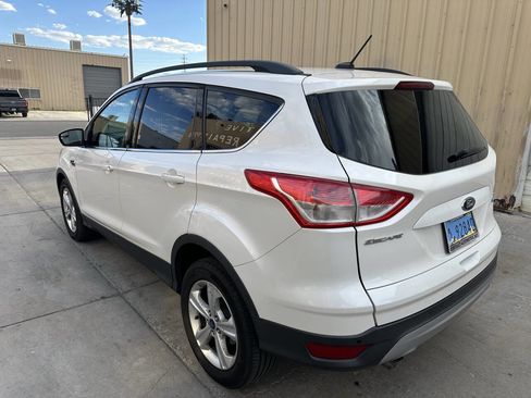 Used 2014 Ford Escape SE w/ Equipment Group 201A image 3