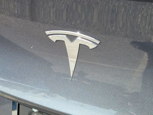 Used 2023 Tesla Model Y Long Range AWD/4WD image 7
