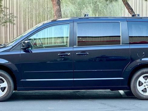 Used 2011 Dodge Grand Caravan Mainstreet image 7