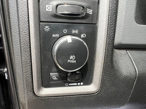 Used 2019 RAM 1500 Express w/ Express Value Package AWD/4WD image 25